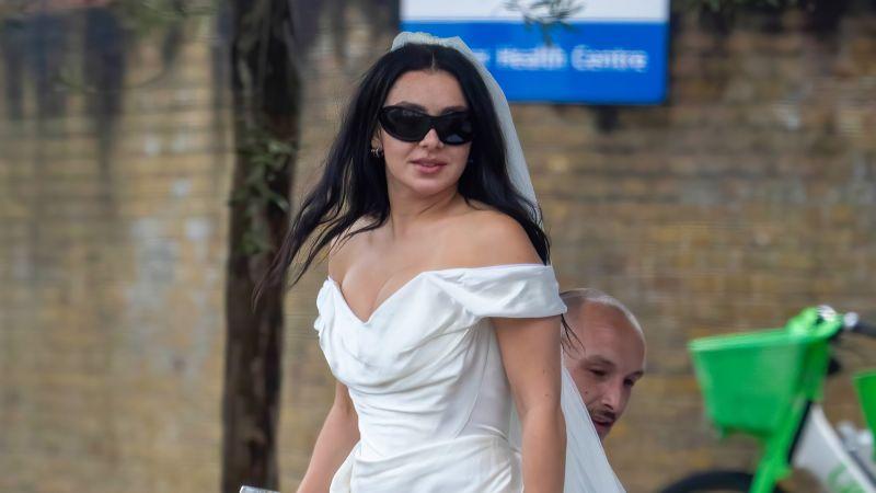Charli xcx gu-anti-chani |