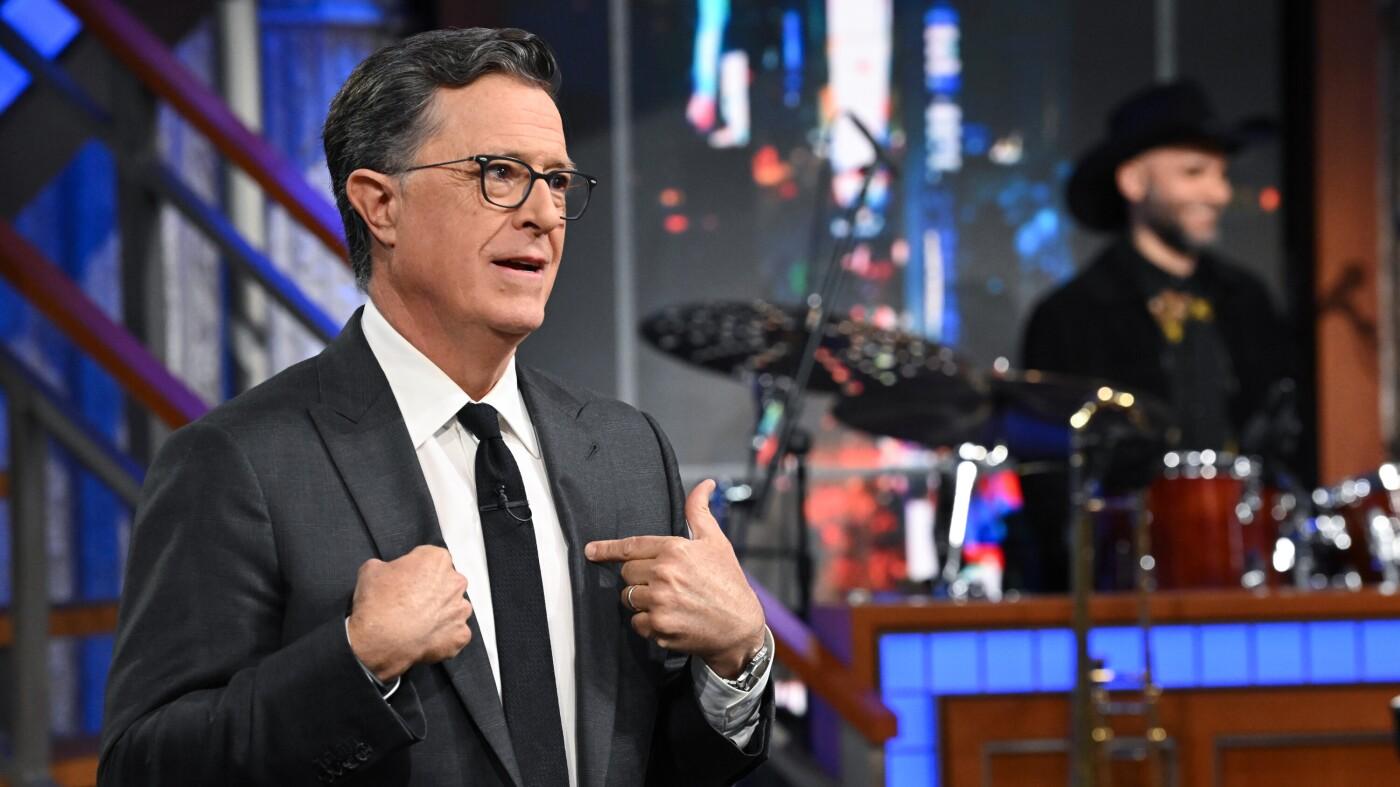 Stephen Colbert, Jon Stewart in South Park Backs: