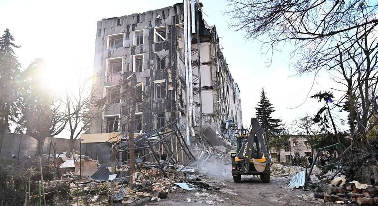 Summary: Attack in Pakistan, Ukraine Railway Station, Ukraine Railway Station, N...